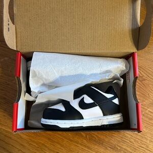 NWT baby nike dunks low